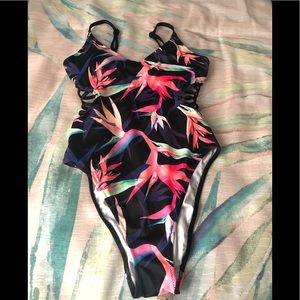 VS tropical swim